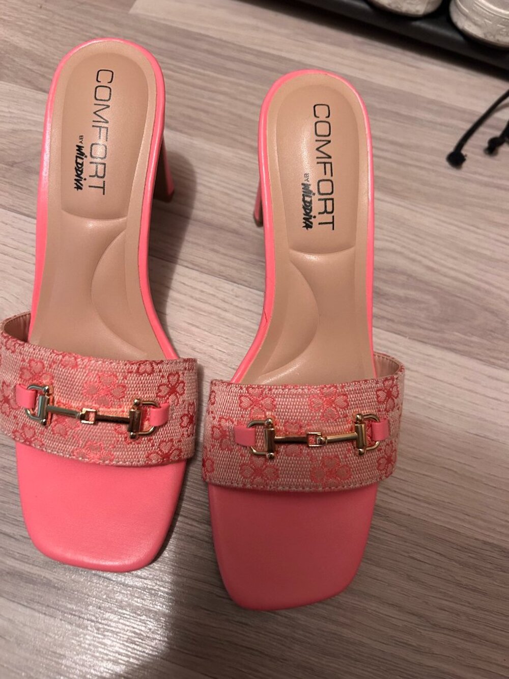 Size 7.5 new pink heels - comfort